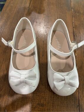 The Children's Place White Patent Mary Jane with Bow